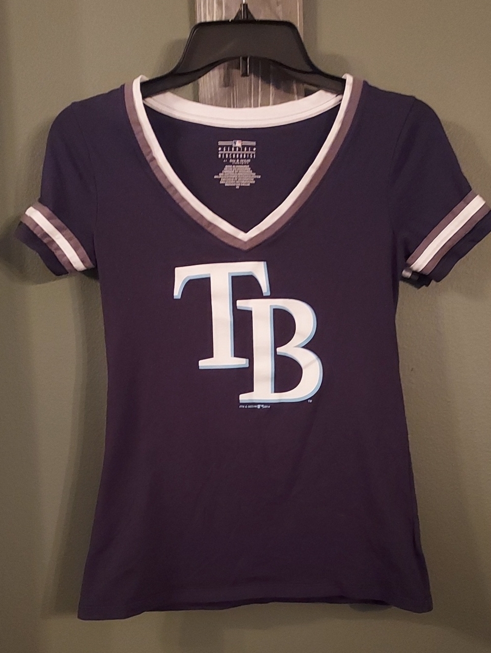 Genuine MLB Merchandise Tampa Bay Navy V-Neck TB Baseball Logo Tee